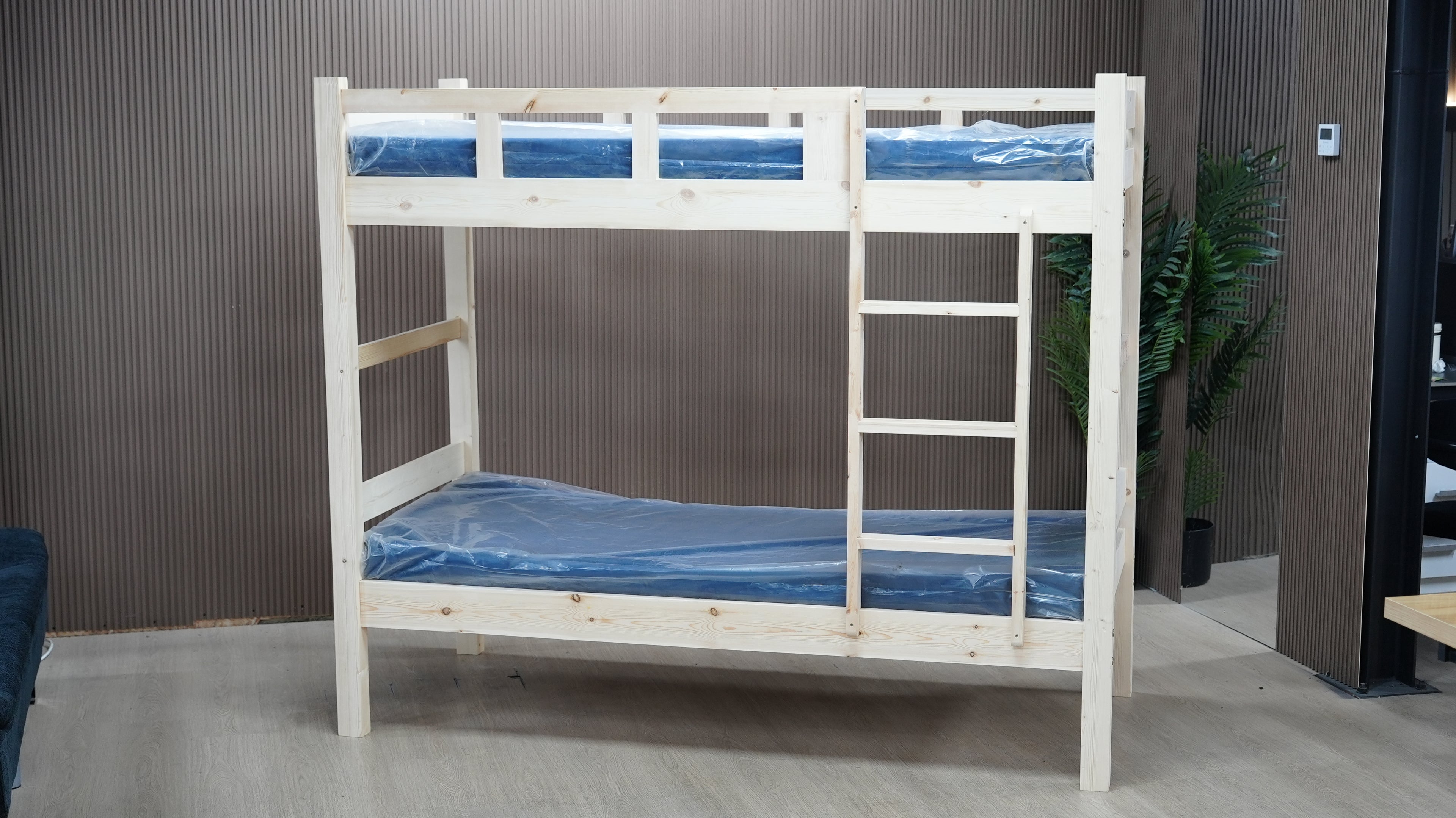 מיטה דגם "אלון"