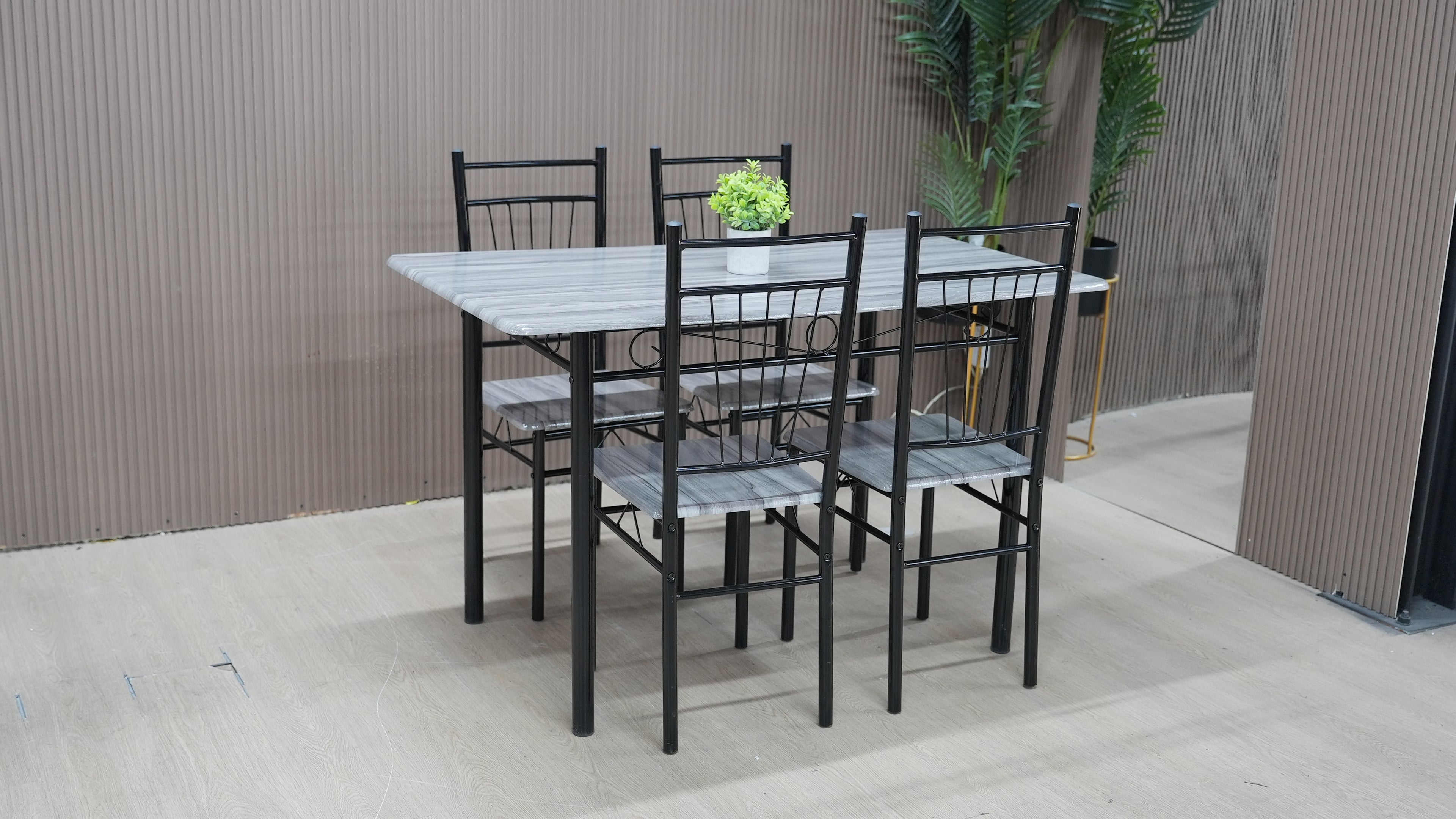 שולחן פינת אוכל דגם "מילגה"