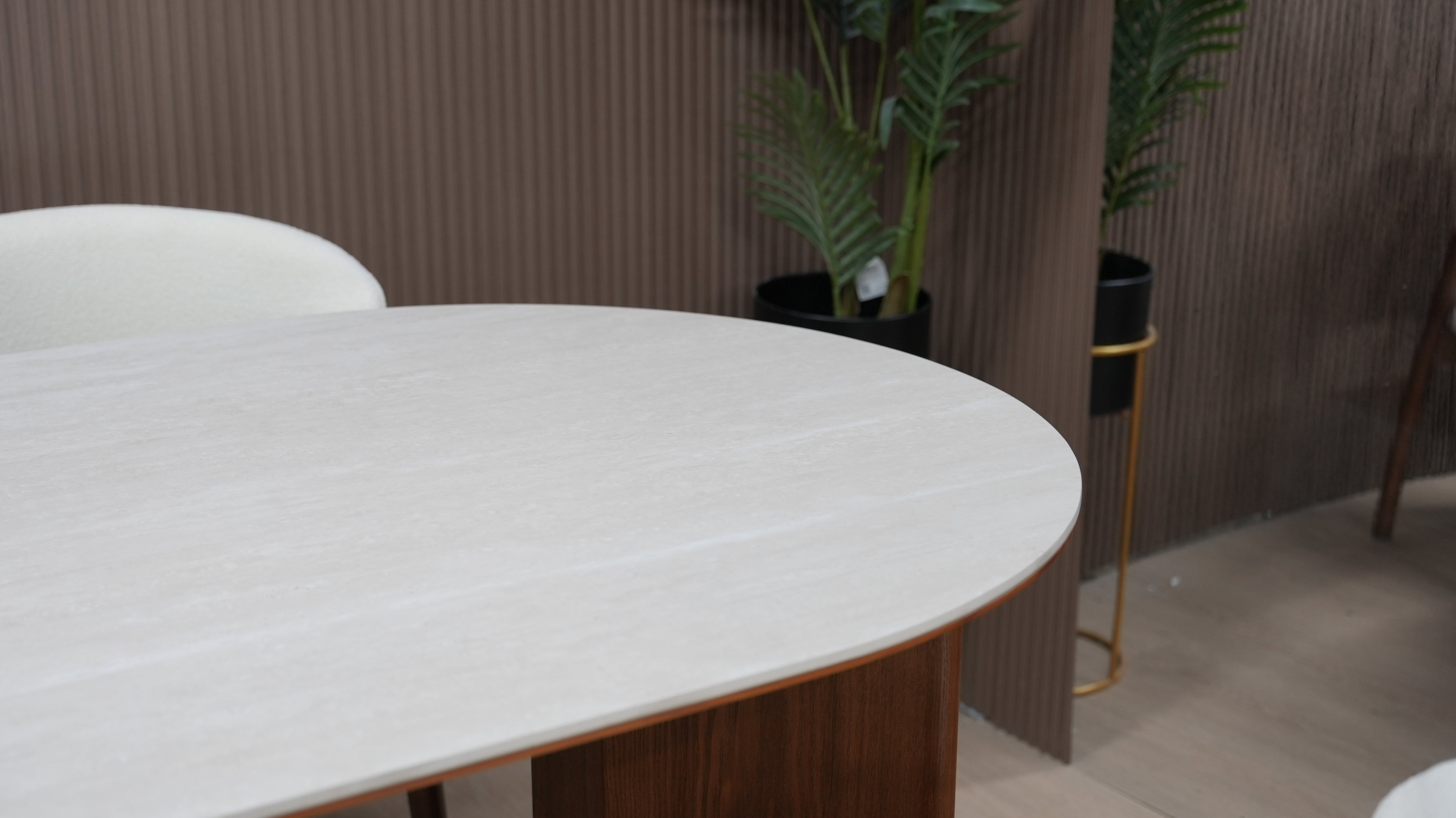 שולחן פינת אוכל דגם "טרוורטין"