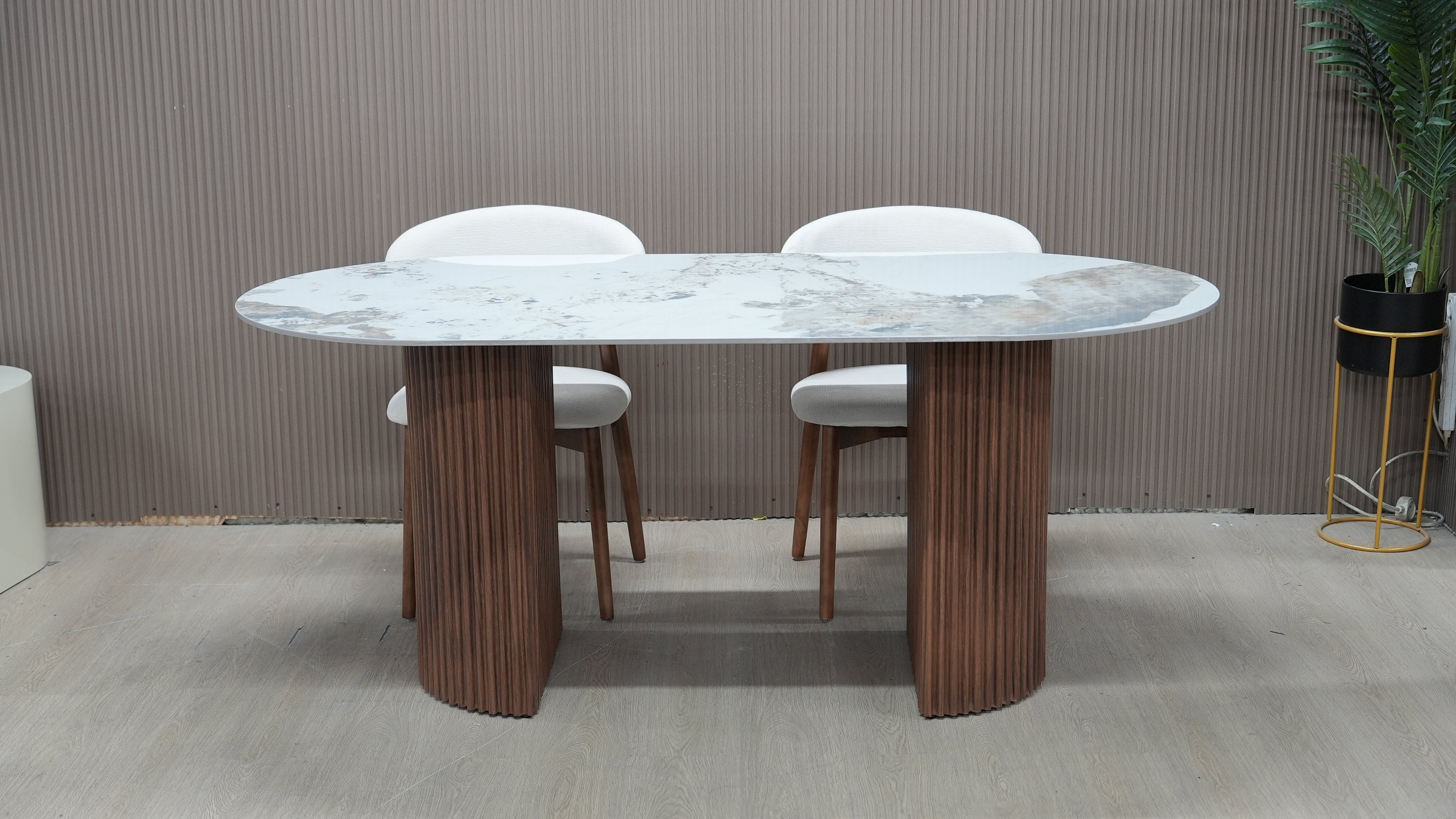 שולחן פינת אוכל דגם "טרוורטין"