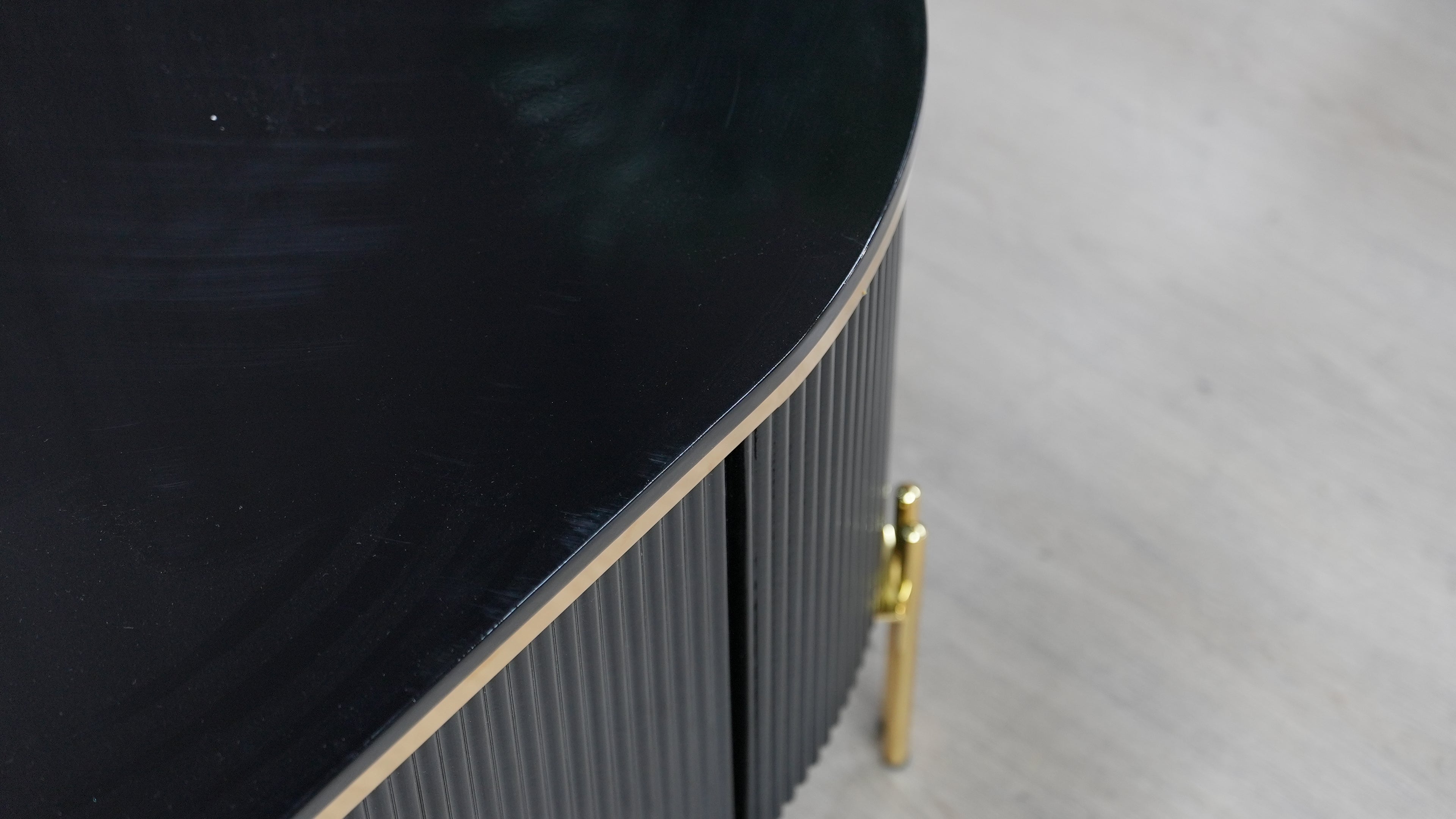 שולחן סלון דגם "וולקן"