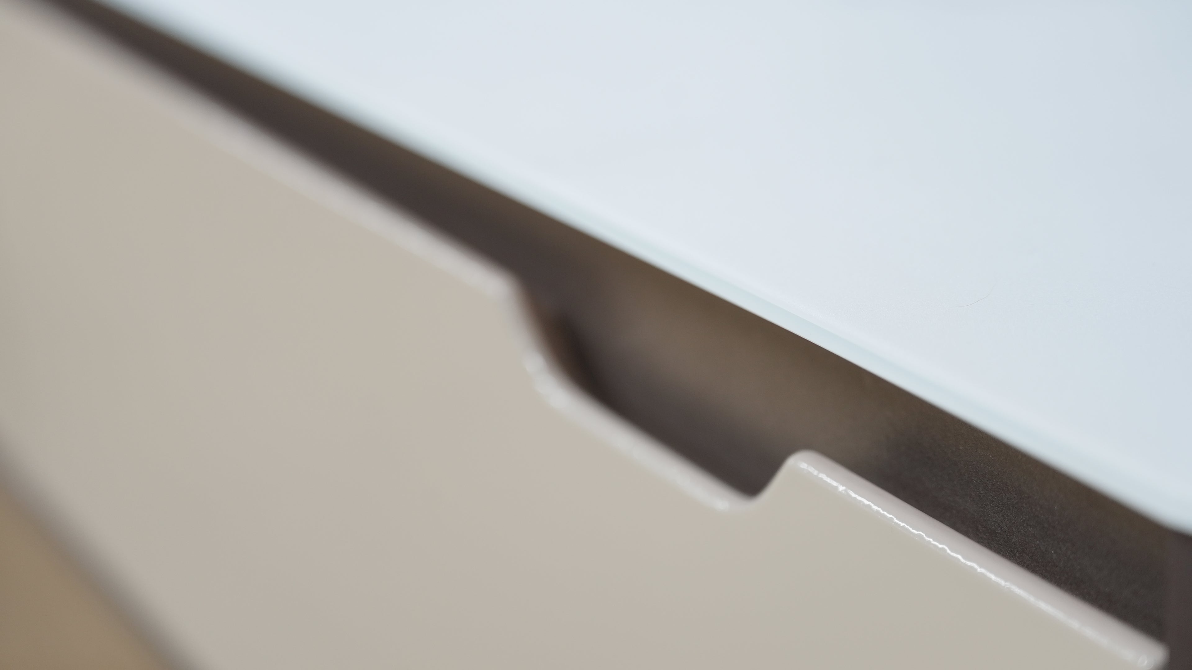 מזנון קרם דגם "לאונרדו"