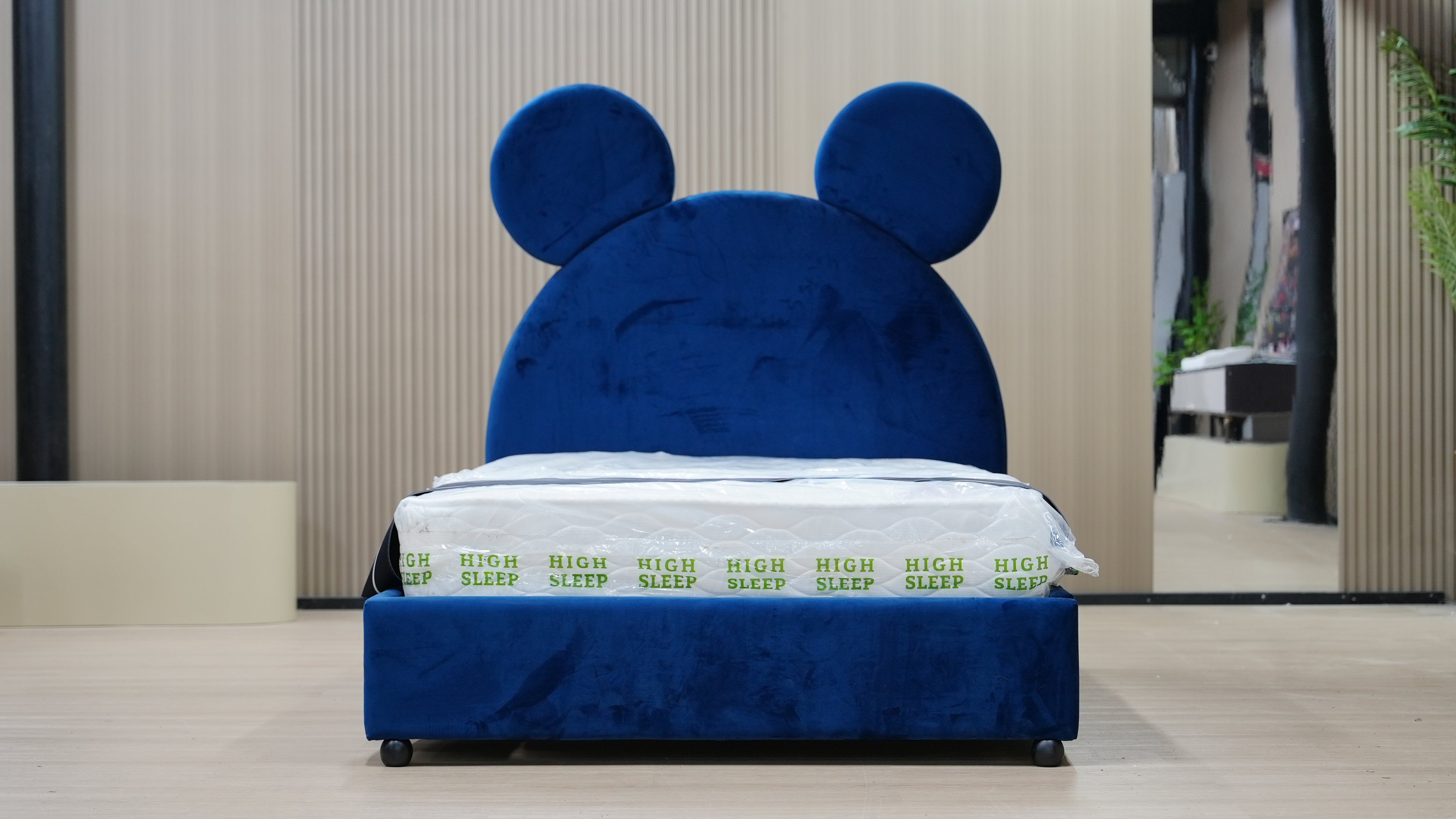 מיטה דגם "מיקי מאוס"