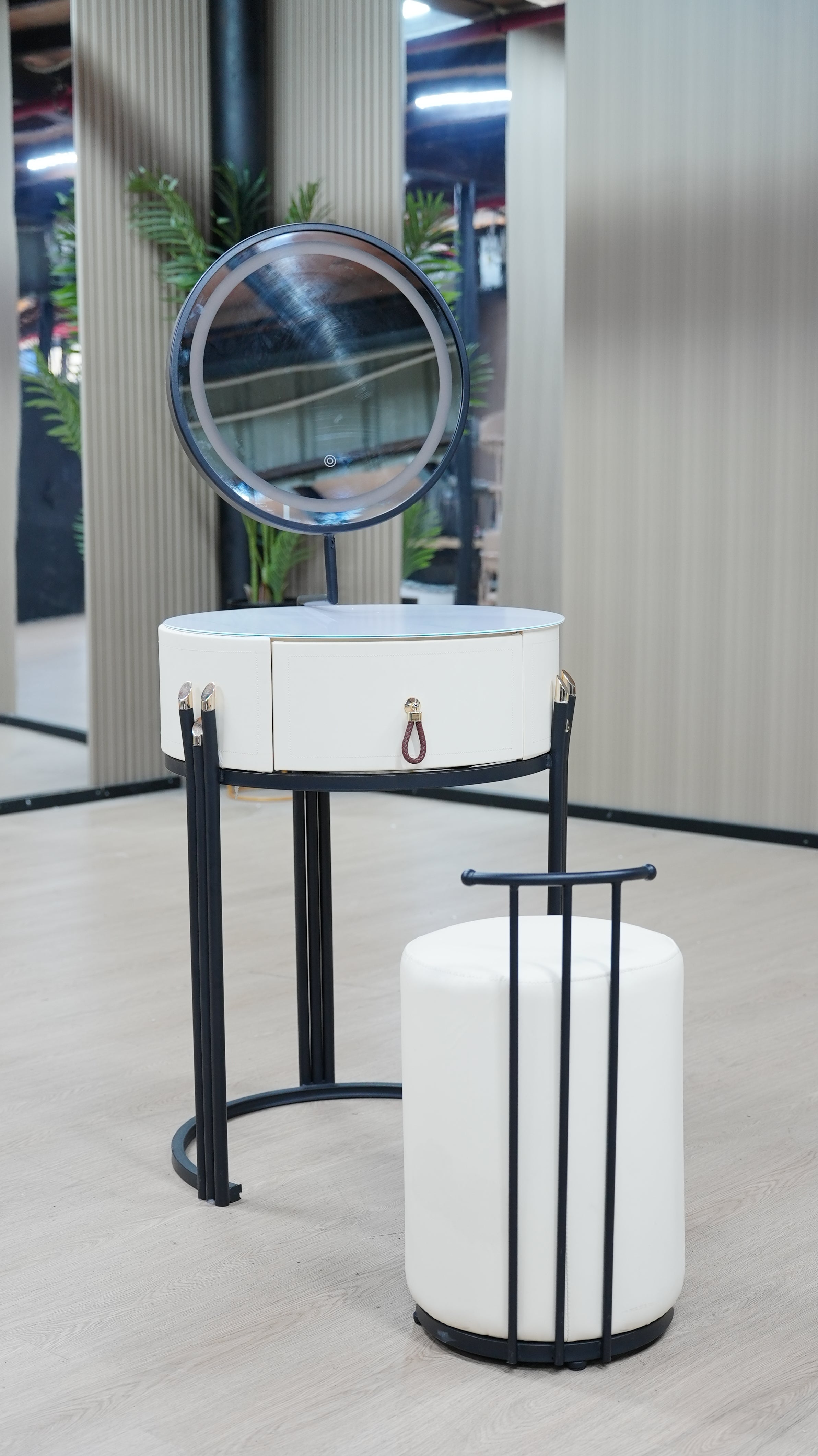 שידת איפור עגולה דגם "קורל"